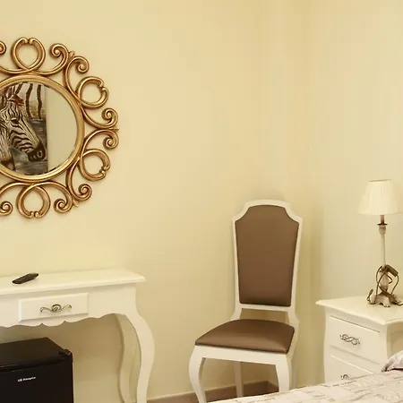Hostal Flor De Lis- Lojo-2
