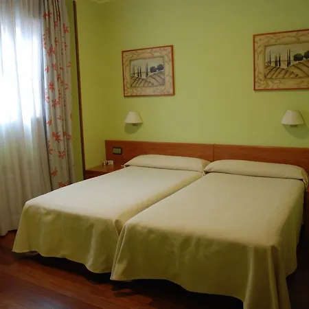 Hostal Los 5 Pinos-3