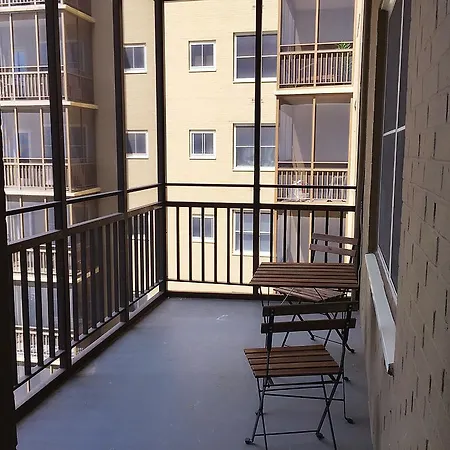 Downtown 1 Bedroom Apartment 18H-3