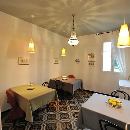 Erasmo Rooms & Breakfast-3