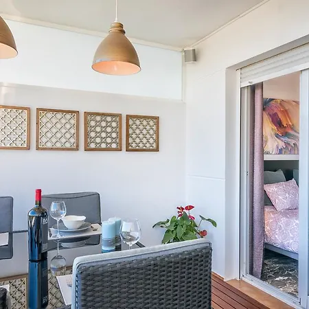 Carvajal Luxury Apartments - Free Parking-3