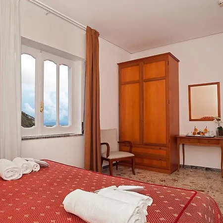 Hotel Caruso-3