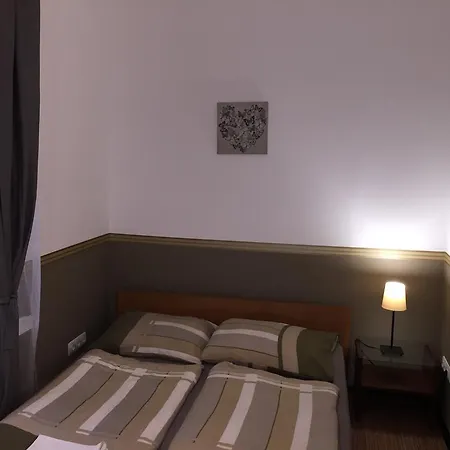 Elvis Guesthouse-2