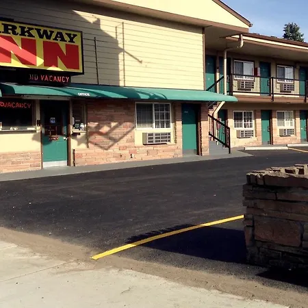 Parkway Inn-2