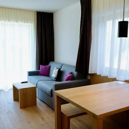 Residence Larciunei-3