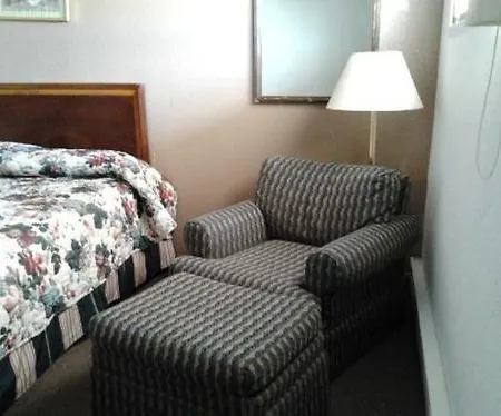 First Interstate Inn - Douglas-3
