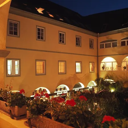Hotel Goldener Brunnen-2
