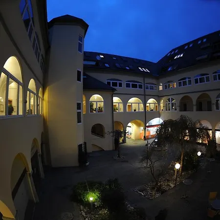 Hotel Goldener Brunnen-3
