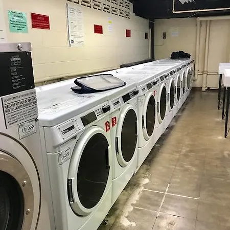 Downtown 1 Bedroom Apartment 18H-2