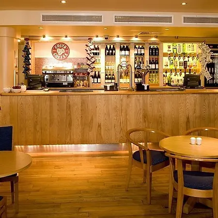Premier Inn London Docklands Excel-2