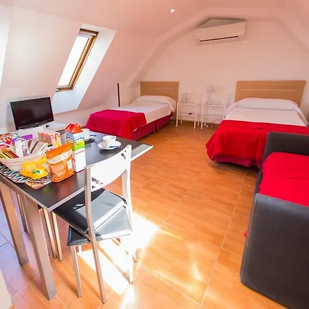 Apartamentos Madrid Centro-3