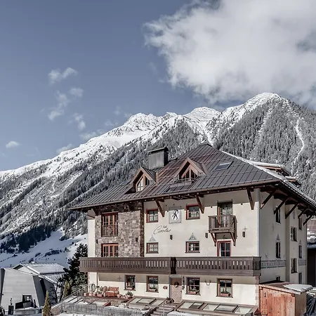Hotel Garni Caroline-3