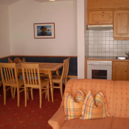 Apart Hotel Garni Strasser-3