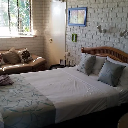 Holland Park Motel-2