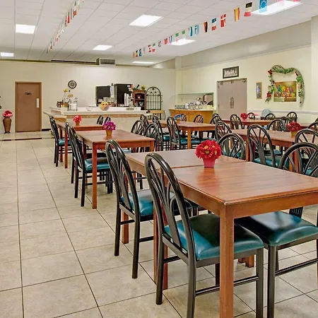 Days Inn By Wyndham St. Louis Lindbergh Boulevard-2