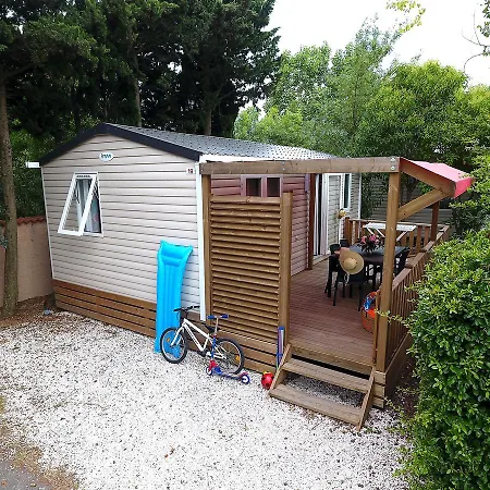 Camping Resort Les Champs Blancs-2