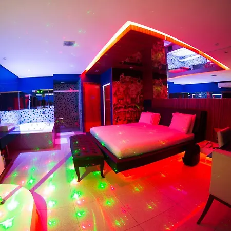 Platinum Motel (Adults Only)-3