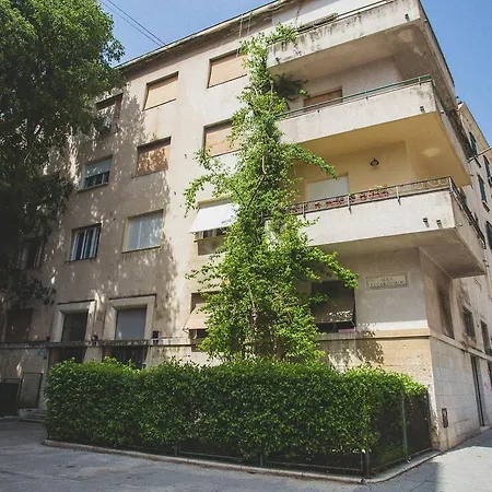 Tchaikovsky Hostel Split-2