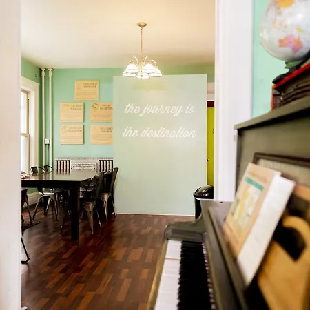 Hi - Madison Hostel-2