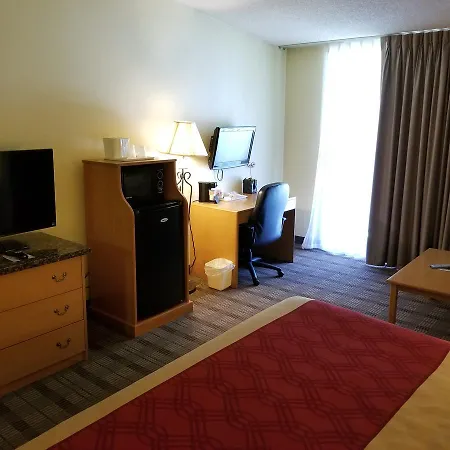 Econo Lodge Inn & Suites-2