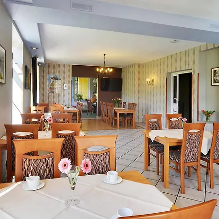 Hotel Belweder - Przy Hotelu Golebiewski-2