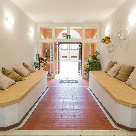 Student'S Hostel Estense-2