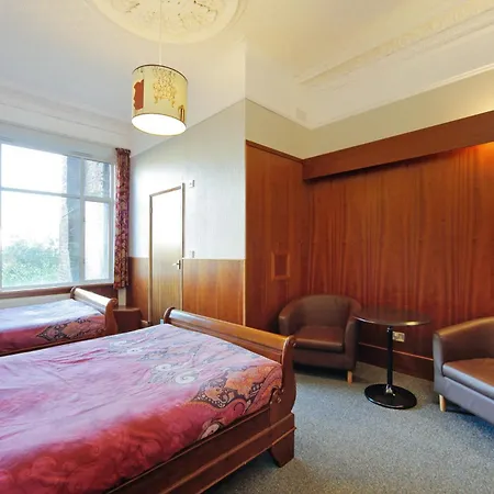 London Visitors Hotel-3
