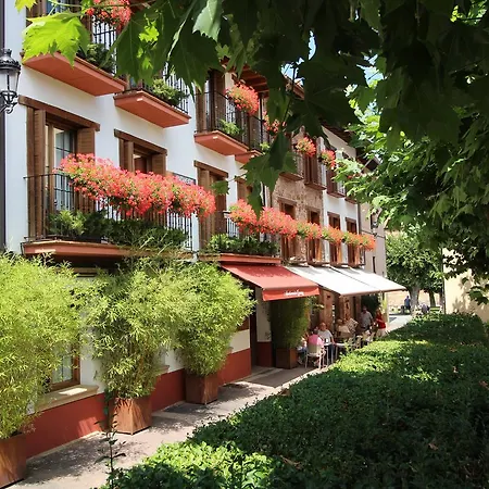 Apartamentos Turísticos Ezcaray-2