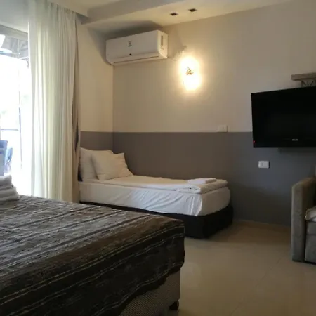 Royalty Suites-2