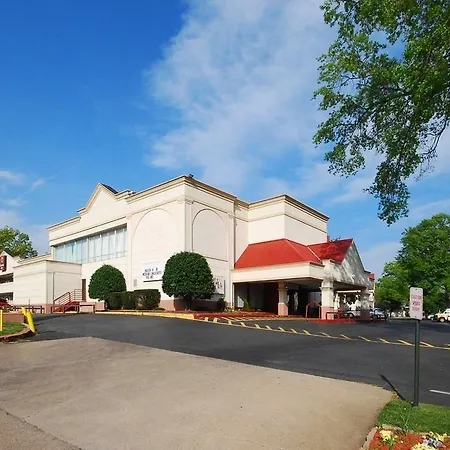 Clarion Inn & Fundome-3