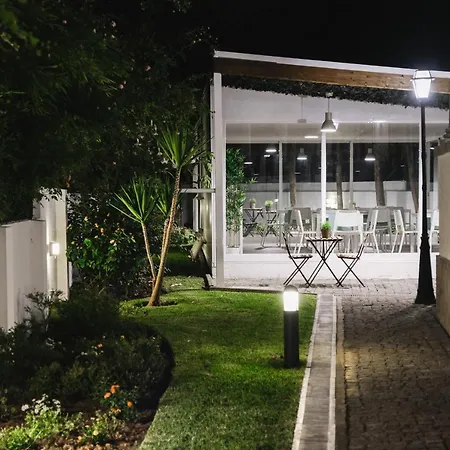 4U Lisbon Airport Suites-2