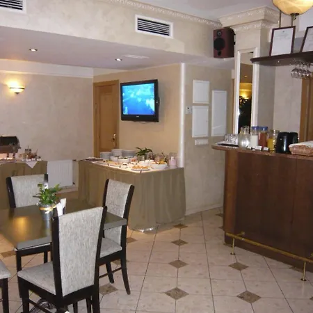 Riverside Hotel-3