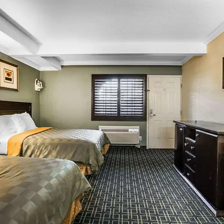 Rodeway Inn Hollywood-3