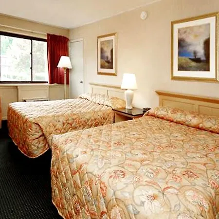 Poughkeepsie Inn-3