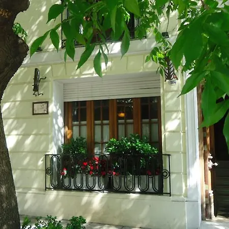 Livian Guest House-3
