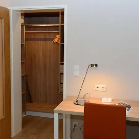 Frederics Muenchen City Schwabing-2