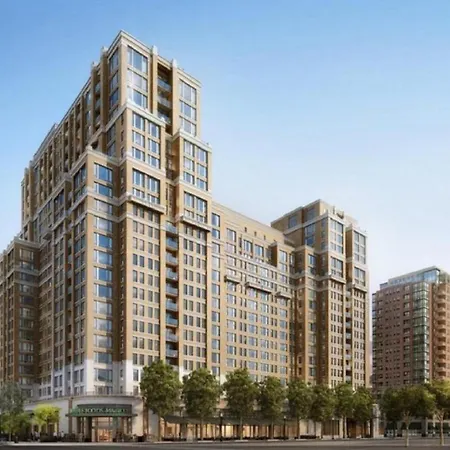 Global Luxury Suites Near Pentagon City-3