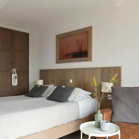 Modern Suites Near Beach-3