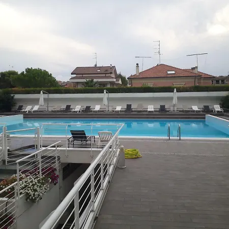 FRONTE MARE-CENTRALE-Riviera Palace-Giulianova-Apartment-affitti solo da Sabato a Sabato-2