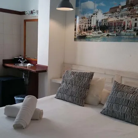 Hostal Ibiza-3