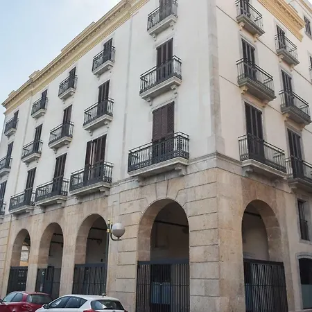 Port Plaza Apartments-3