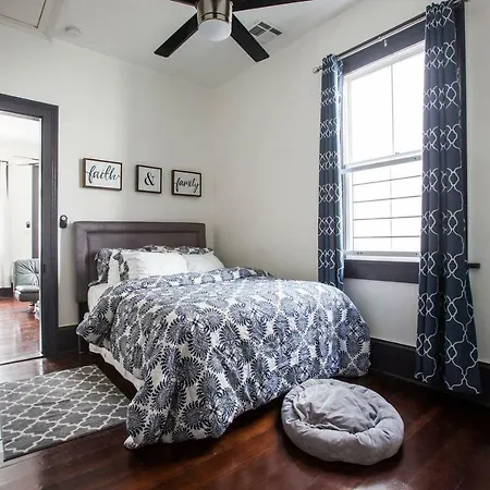 New Orleans Hideaway-2