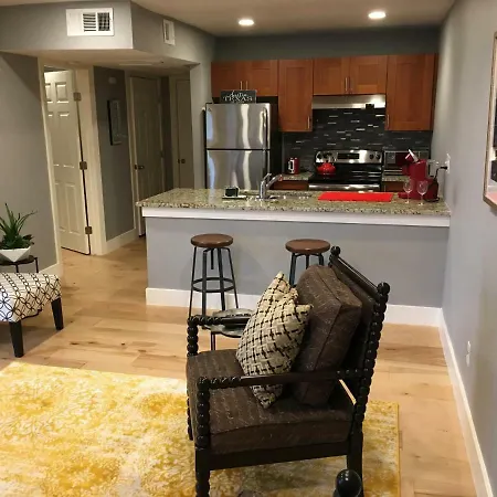 Verandas At Uptown-3