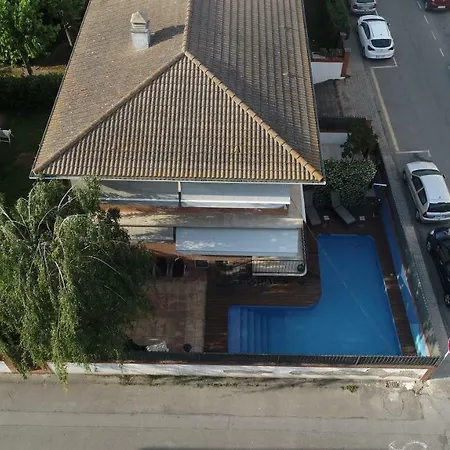 House Of Joy , Casa En Banyoles-3