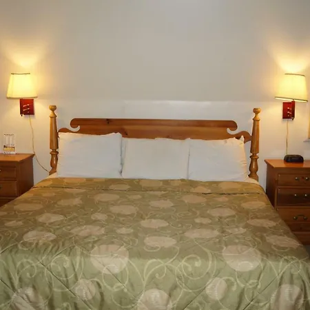 Country Squire Inn And Suites-3