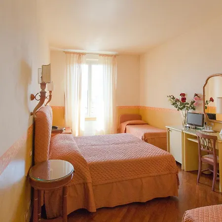 Hotel Aurora-3