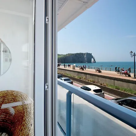 Sea View 2 Room Apartment 50M2-2