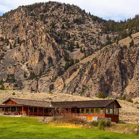 Twin Peaks Guest Ranch-3