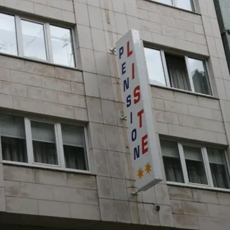Hostal Liste Station-3