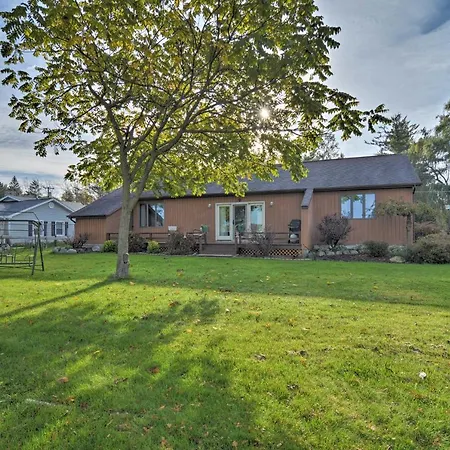 Quintessential Lake George House With Bbq And Fire Pit-2